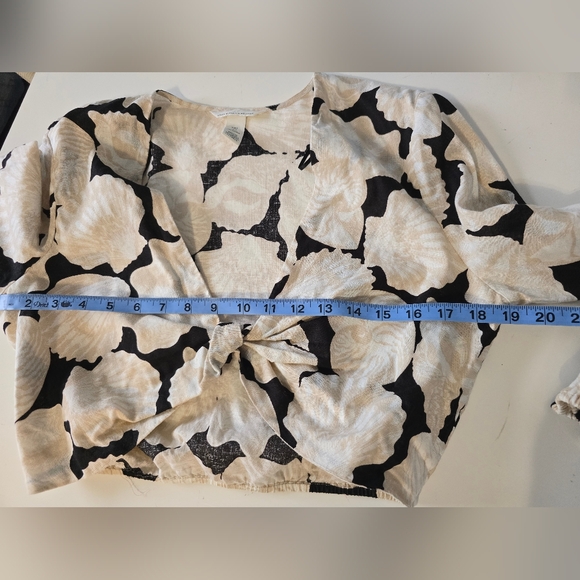 H&M Linen Blend Seashell Top Size S Black /Cream - Picture 3 of 7